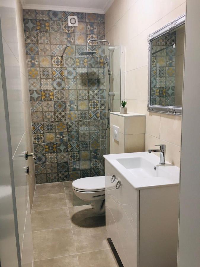 Apartman Lana โมสตาร์ ภายนอก รูปภาพ