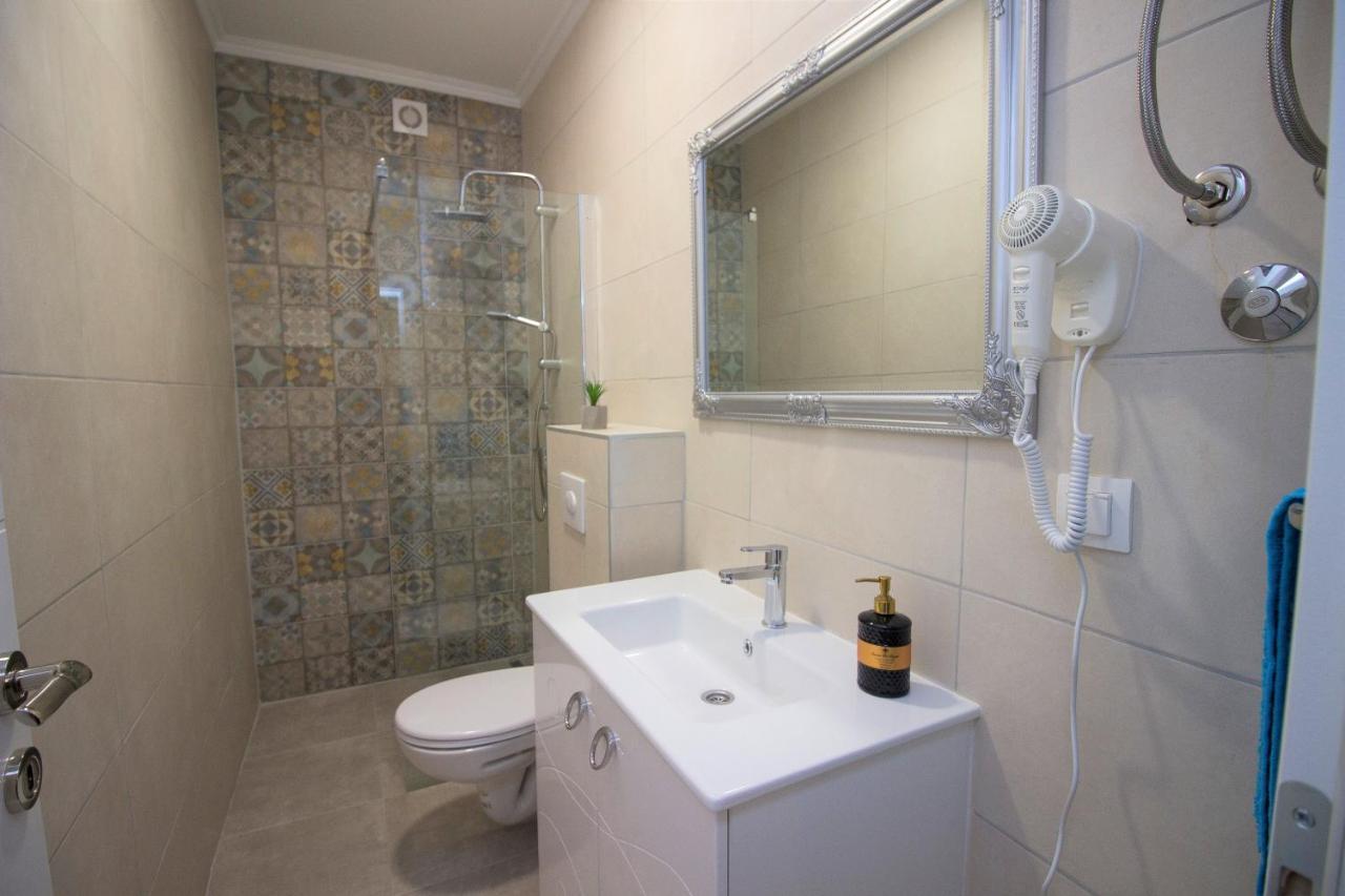 Apartman Lana โมสตาร์ ภายนอก รูปภาพ